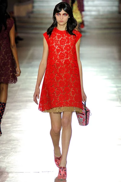Look 17